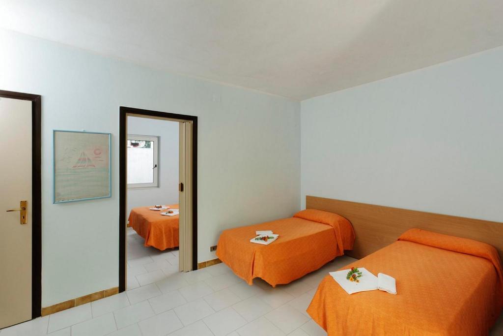 Hotel Villaggio Costa Ripa Rodi Garganico Camera foto