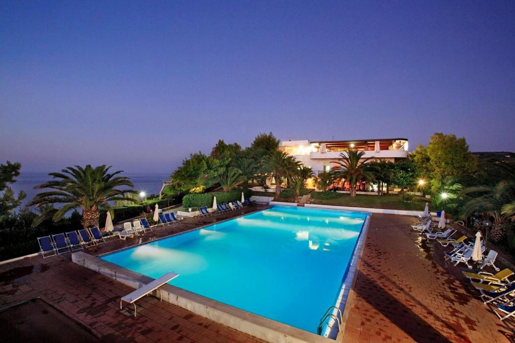 Hotel Villaggio Costa Ripa Rodi Garganico Esterno foto