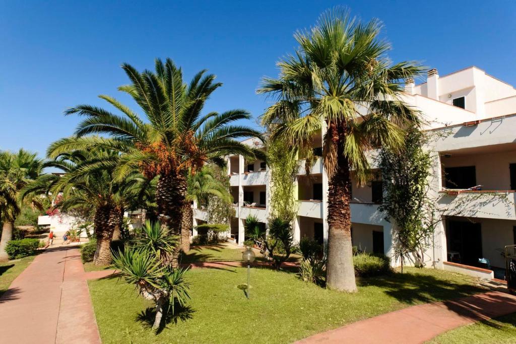 Hotel Villaggio Costa Ripa Rodi Garganico Esterno foto