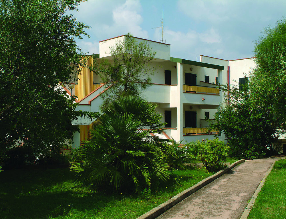Hotel Villaggio Costa Ripa Rodi Garganico Esterno foto